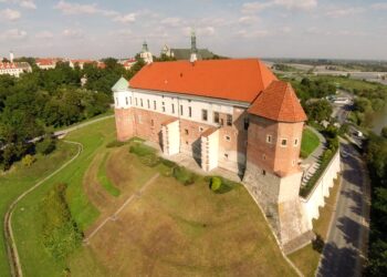 „Ferie po królewsku” online. Zaprasza m.in. Zamek w Sandomierzu