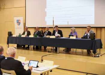 Sesja sejmiku. Głosowanie za odwołaniem marszałka i zarządu województwa