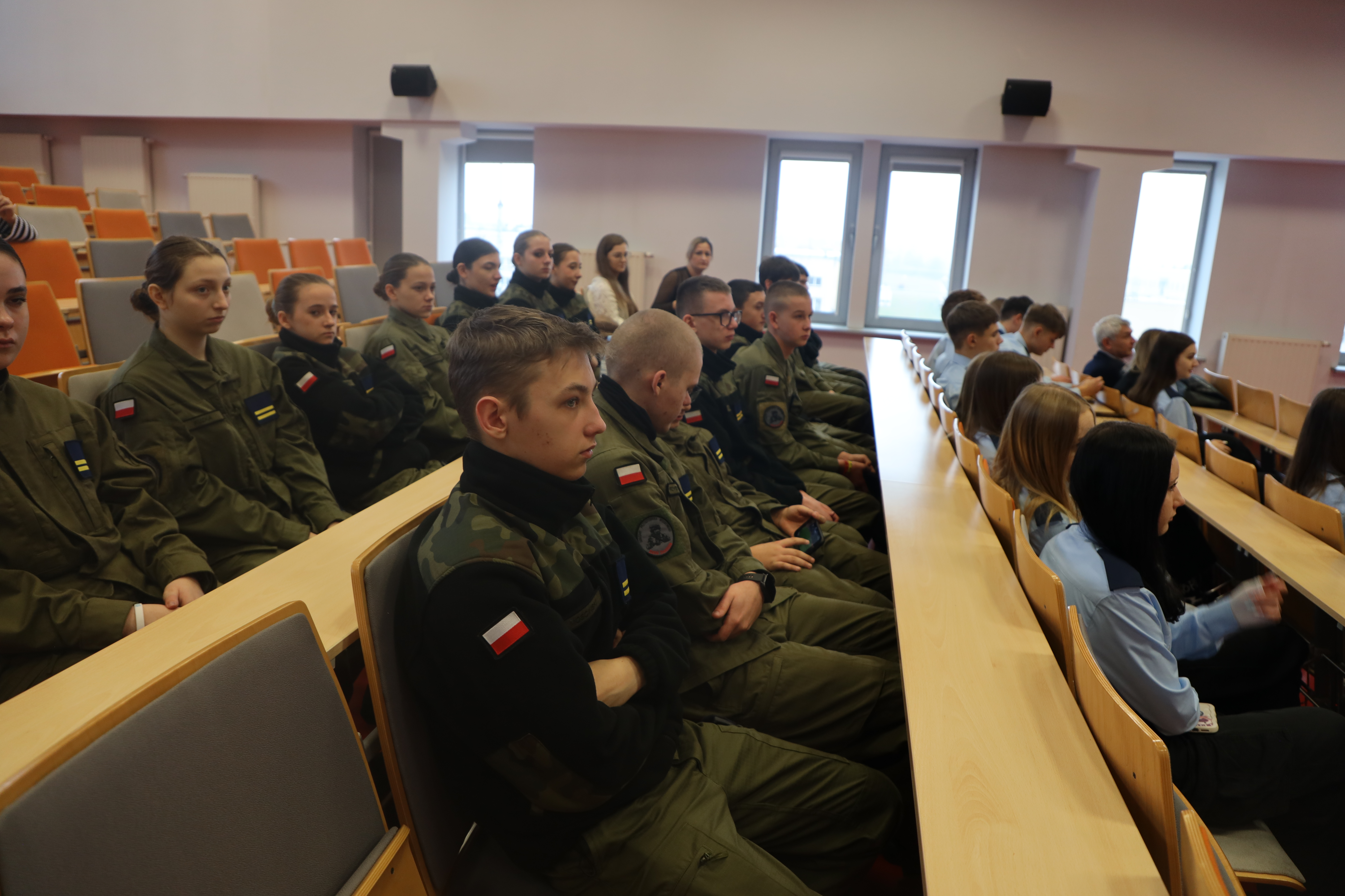 Rozmawiali o bezpieczeństwie. Konferencja Naukowa z udziałem naukowców, wojska i służb mundurowych