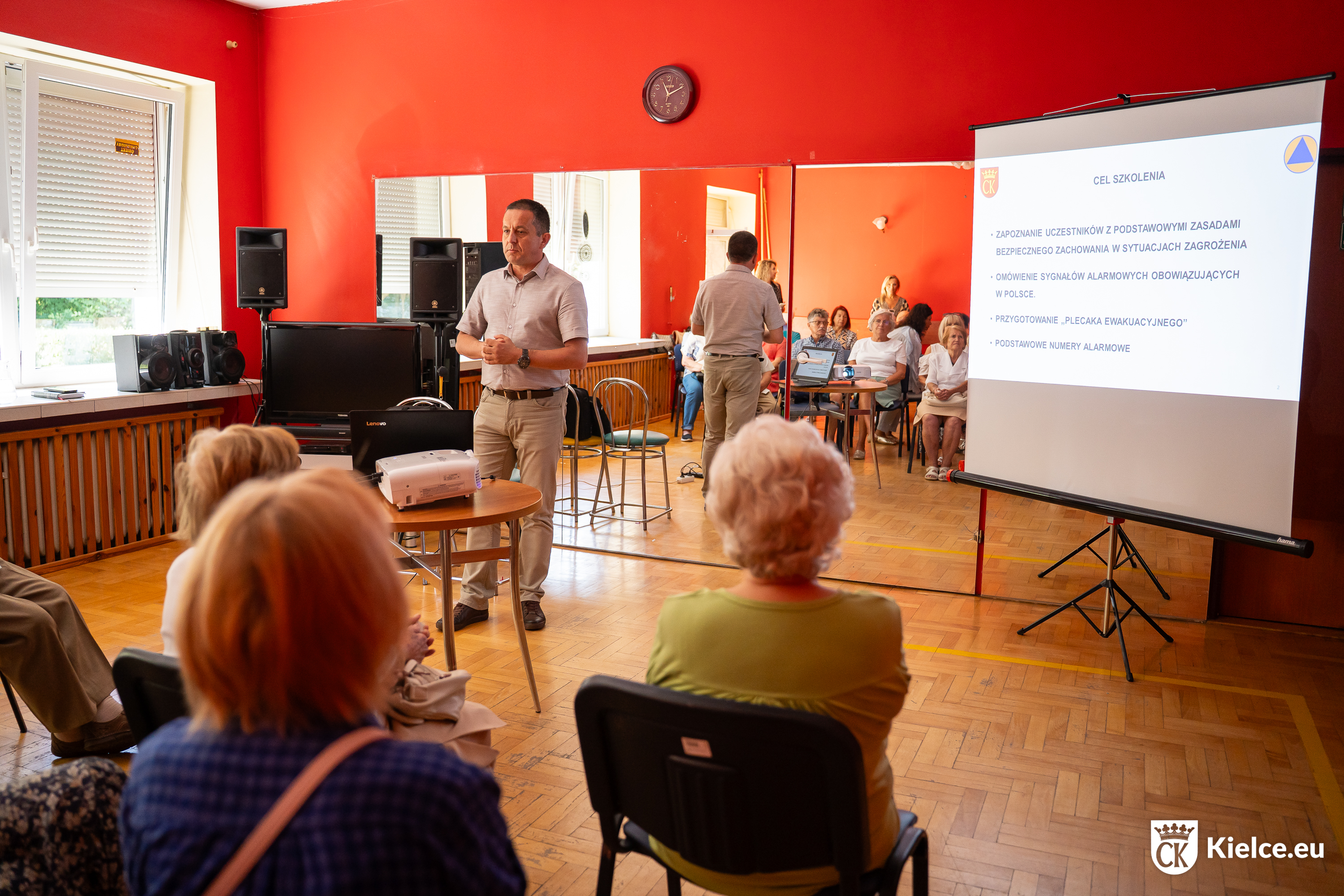 Miasto Kielce prowadzi kompleksowe szkolenia z bezpieczeństwa dla mieszkańców