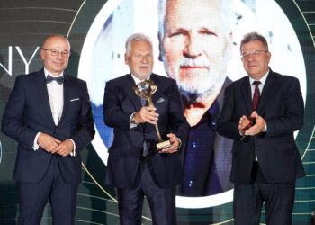 Aleksander Kwaśniewski nagrodzony w Grzybowie