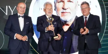 Aleksander Kwaśniewski nagrodzony w Grzybowie