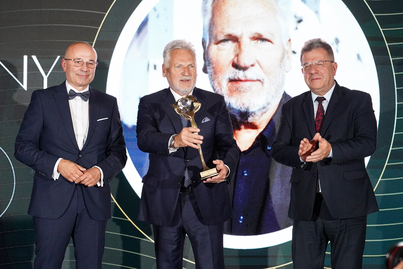 Aleksander Kwaśniewski nagrodzony w Grzybowie