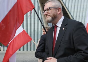 Nowe badanie opinii: Koalicja Obywatelska liderem, partia Grzegorza Brauna z&nbsp;największym wzrostem poparcia