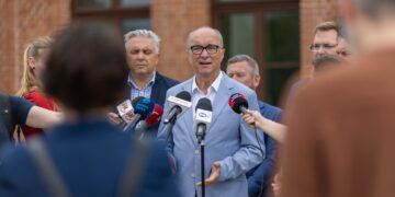 Marszałek Sejmu RP&nbsp;Włodzimierz Charzasty z&nbsp;wizytą w&nbsp;regionie