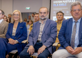 Stolica województwa świętokrzyskiego jako pierwsza w&nbsp;kraju zyska kompleksową sieć czujników akustycznych do&nbsp;jednoczesnego monitorowania hałasu oraz&nbsp;wykrywania dronów.