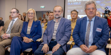 Stolica województwa świętokrzyskiego jako pierwsza w&nbsp;kraju zyska kompleksową sieć czujników akustycznych do&nbsp;jednoczesnego monitorowania hałasu oraz&nbsp;wykrywania dronów.